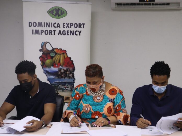 (l-r) Alick Lazare Jr., Head of Research and Development at Ceres Agriculture, Paula Platsko, General Manager, DEXIA and Diamond Kelshall, Head of Marketing at Ceres Agriculture at contract signing.