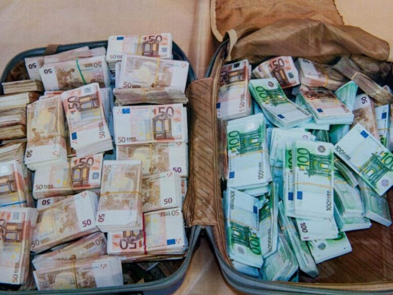 The court seize Euro 162,000.00 from a Venezuelan national and deemed him a prohibited Immigrant