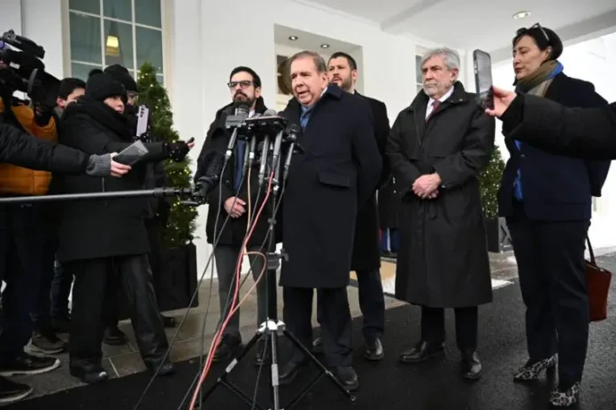 WASHINGTON, DC, United States - Venezuelan Opposition Leader Edmundo Gonzalez Urrutia (centre) speaks to the press after meeting with US President Joe Biden, outside the West Wing of the White House on January 6, 2025, in Washington, DC. (Photos: AFP)