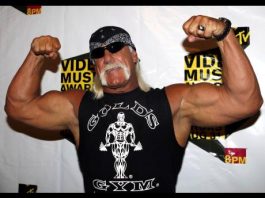 Hulk Hogan poses during the MTV Video Music Awards Forum at Radio City Music Hall, August 30, 2006, in New York. (AP Photo/Jason DeCrow, File)