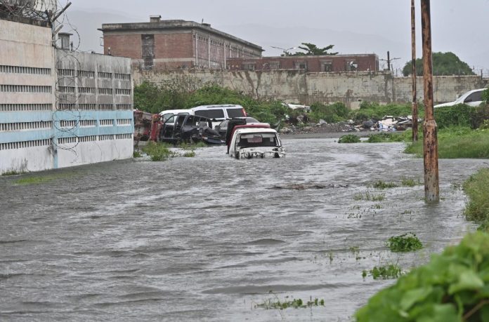 cq5dam.thumbnail.cropped.1500.844 (6) Flooded street in Kingston, Jamaica (ANSA)