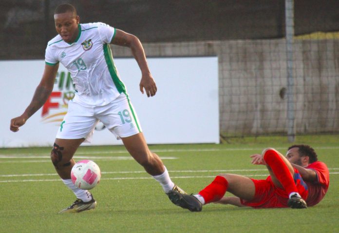 Briel Thomas with the ball